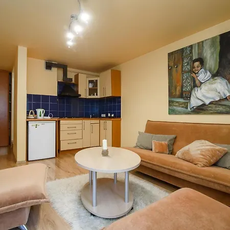 Cozy Forest House Close To Center Chata *