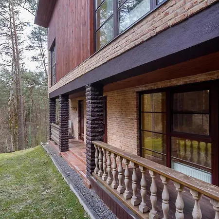 Cozy Forest House Close To Center *